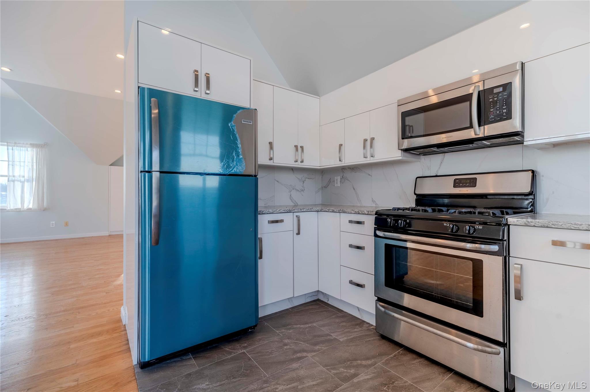 16823 Powells Cove Boulevard 12