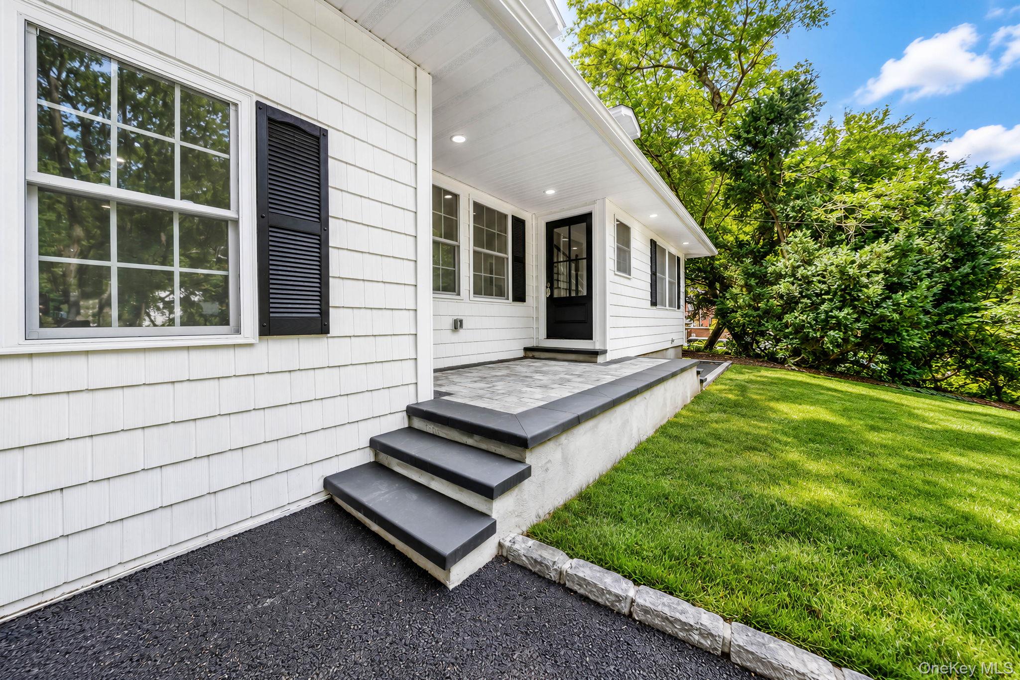 128 Crooked Hill Road