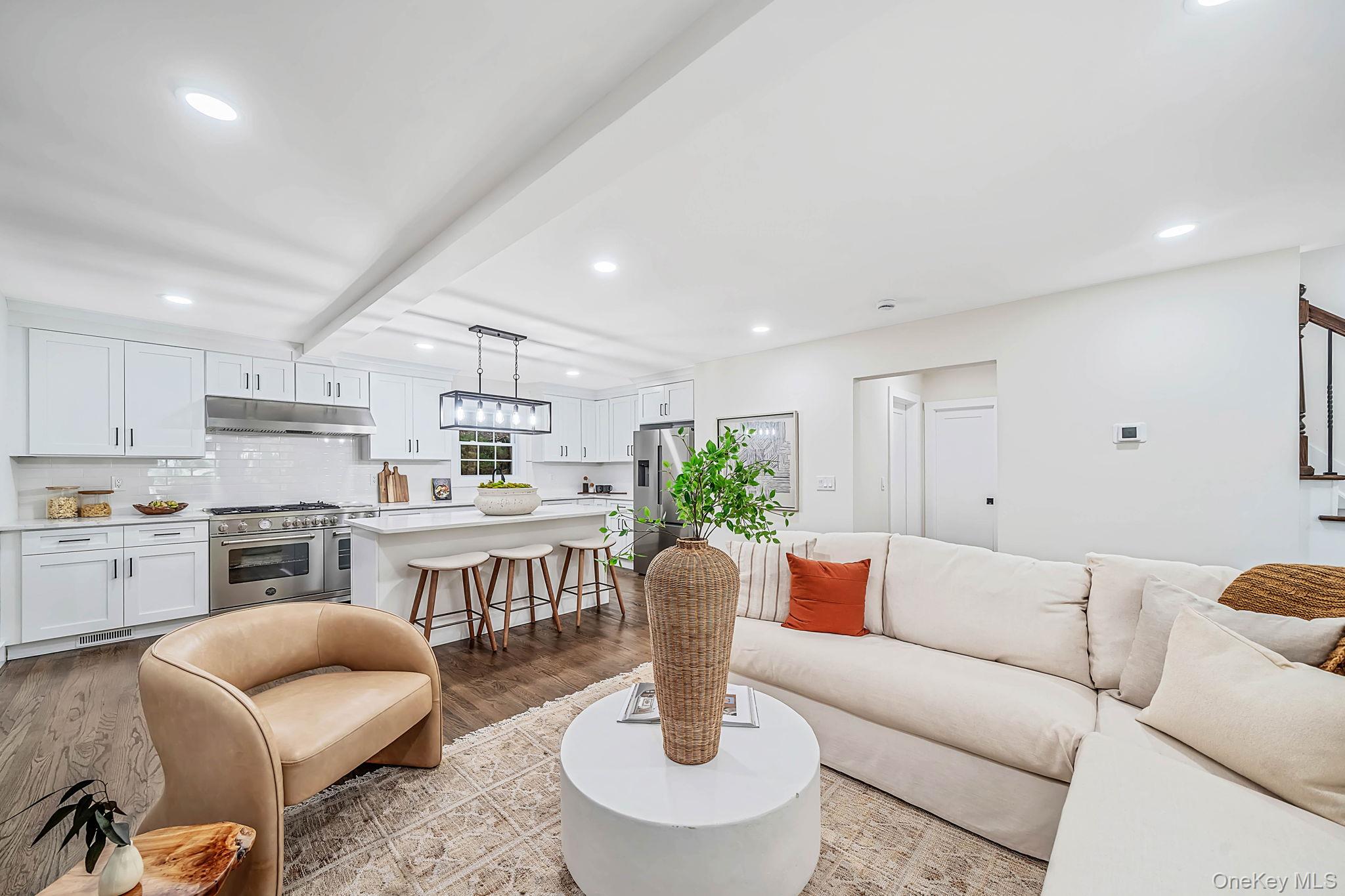 128 Crooked Hill Road