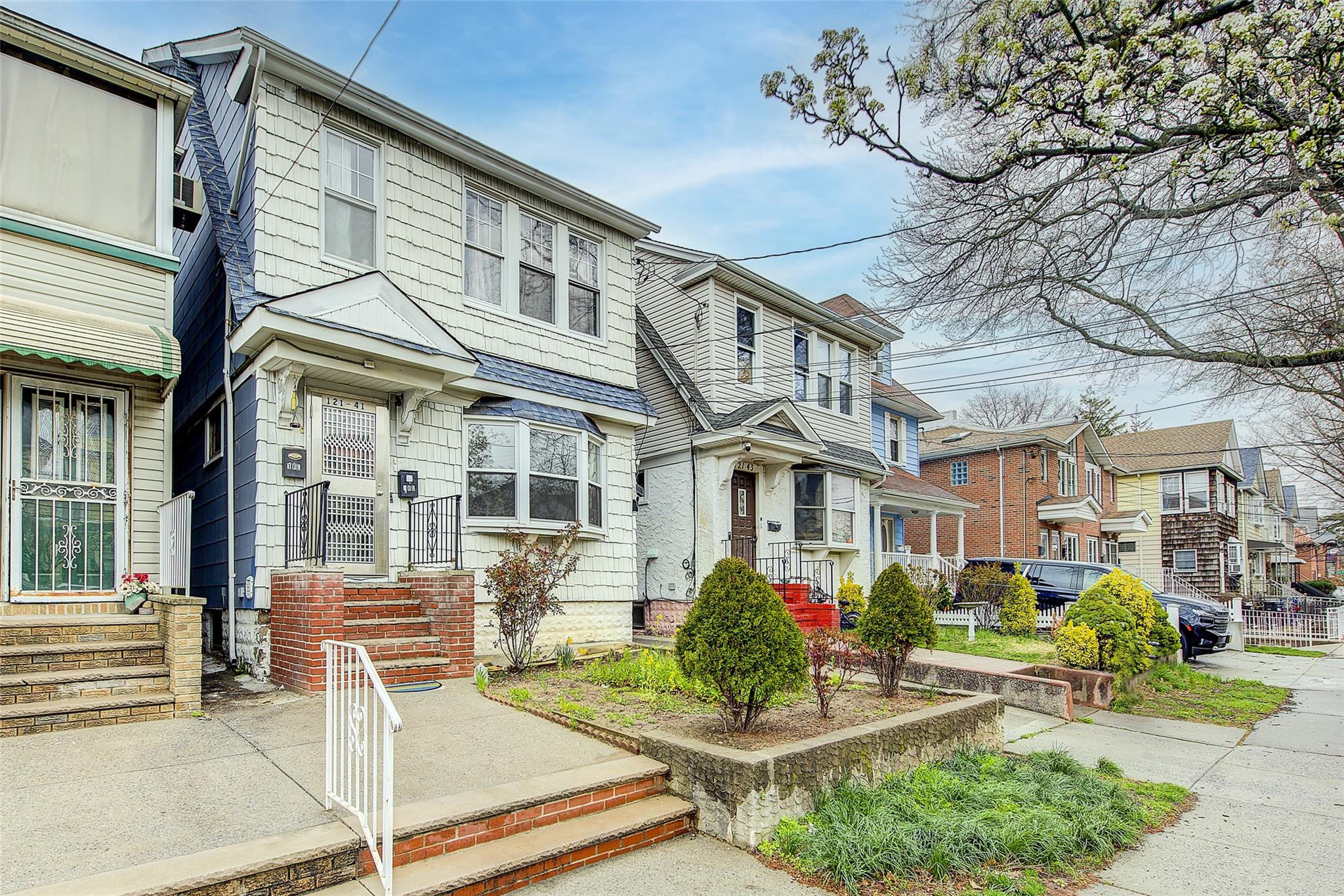 6th Avenue, College Point, Queens, NY - 7 Bedrooms  
4 Bathrooms - 