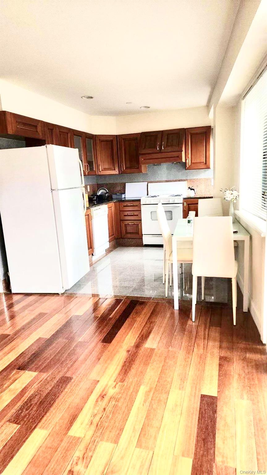 43-18 Main Street #7F