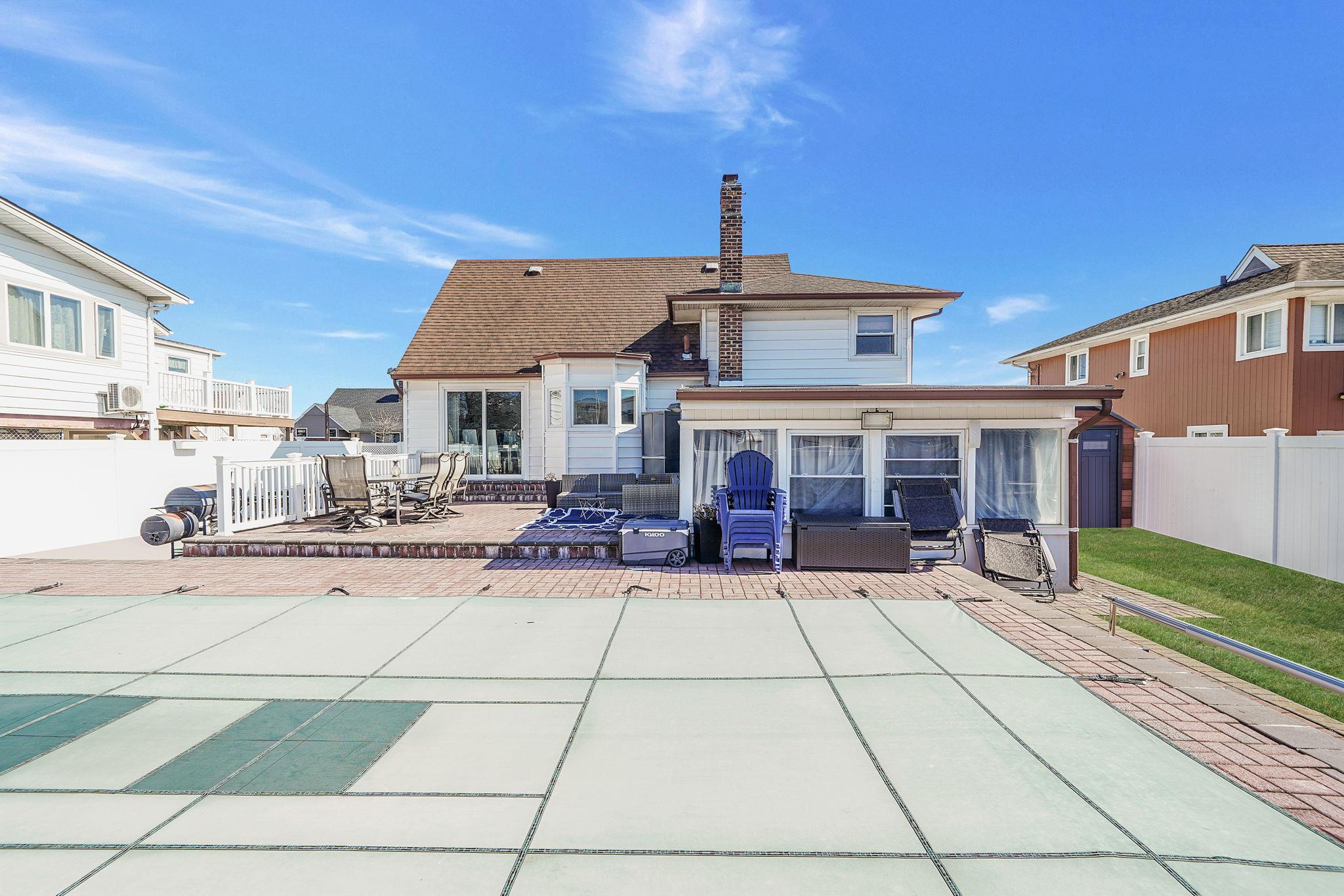 222 Nassau Avenue, Freeport, New York image 2