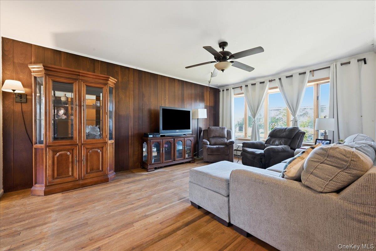 4 Mayflower Avenue