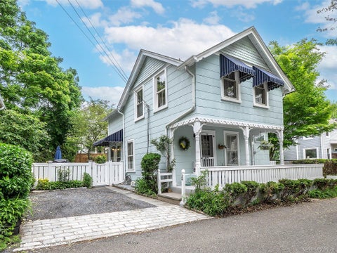 Homes For Sale - 24 Maple Avenue<br/> Sea Cliff, NY 11579