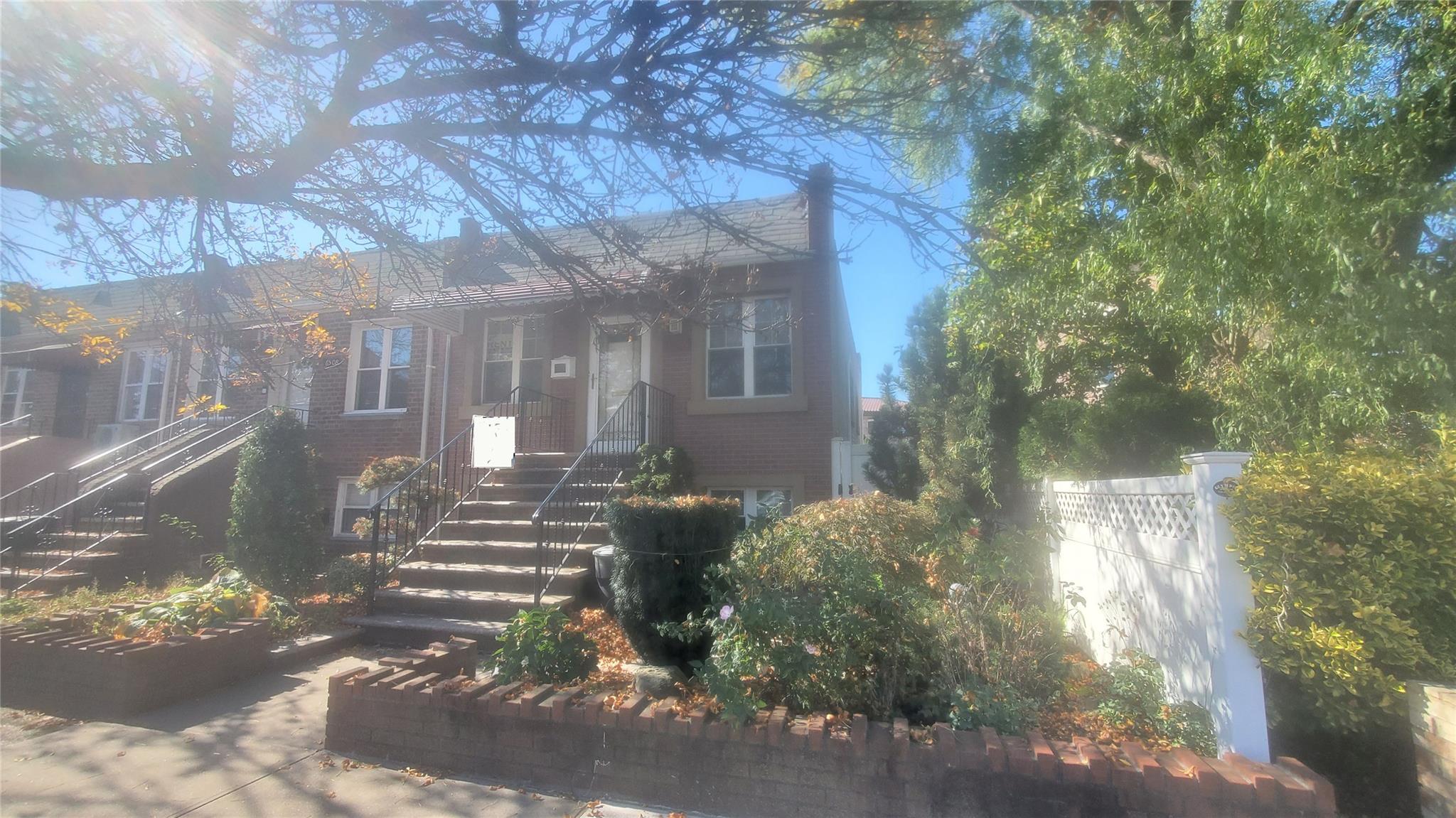 Rental Property at 75 Place 2Fl, Middle Village, Queens, NY - Bedrooms: 2 
Bathrooms: 1 
Rooms: 5  - $2,700 MO.