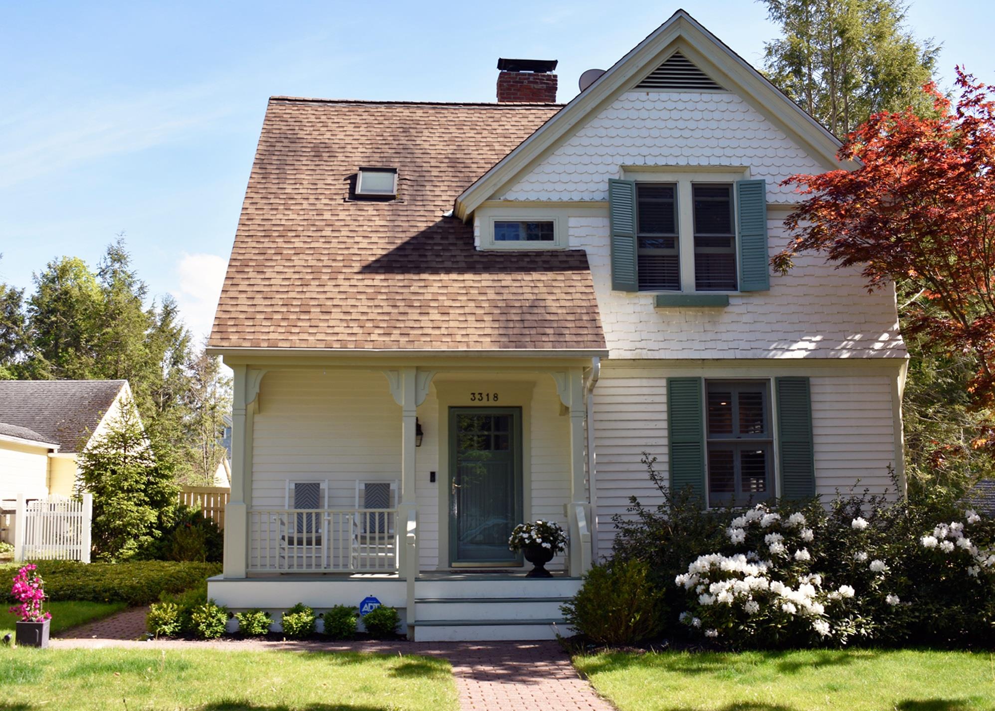 Franklin Avenue, Millbrook, New York - 3 Bedrooms  
3.5 Bathrooms  
6 Rooms - 