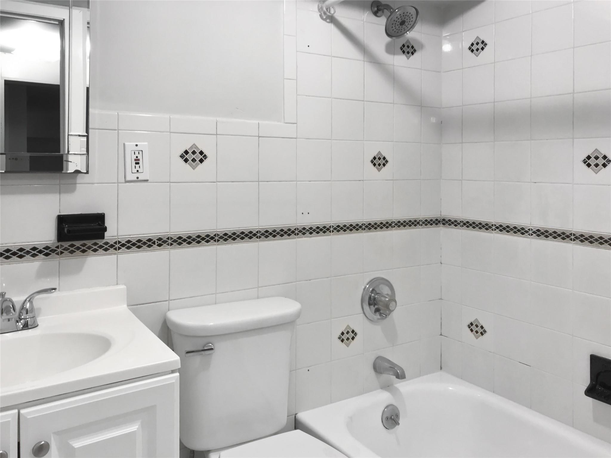 55 Martin Avenue, Hempstead, New York image 27
