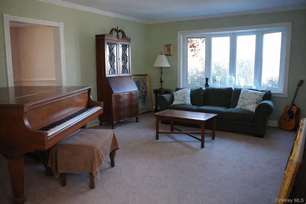 Photo of 10 Farview Avenue, Bayville, NY 11709 (MLS # 962148)