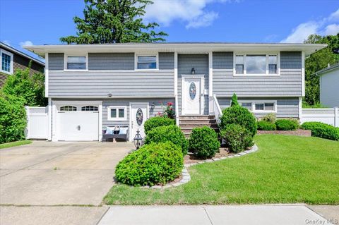 Homes For Sale - 12 Northern Parkway<br/> Nassau County, Plainview, NY 11803