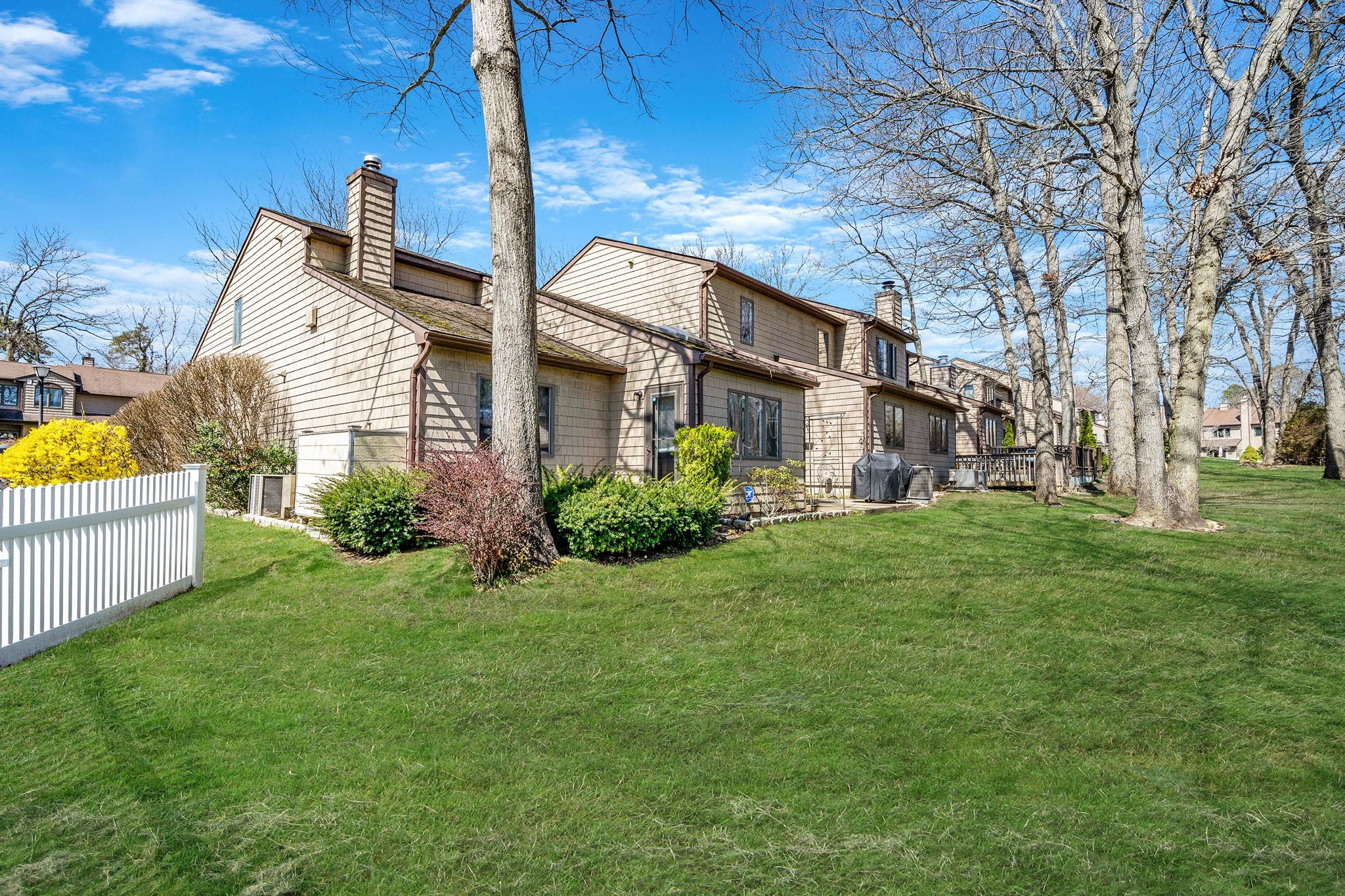 30 Jeremy Circle, Nesconset, New York image 4