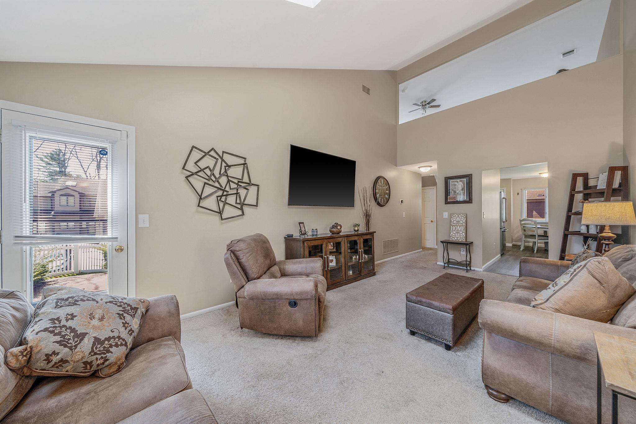 30 Jeremy Circle, Nesconset, New York image 10