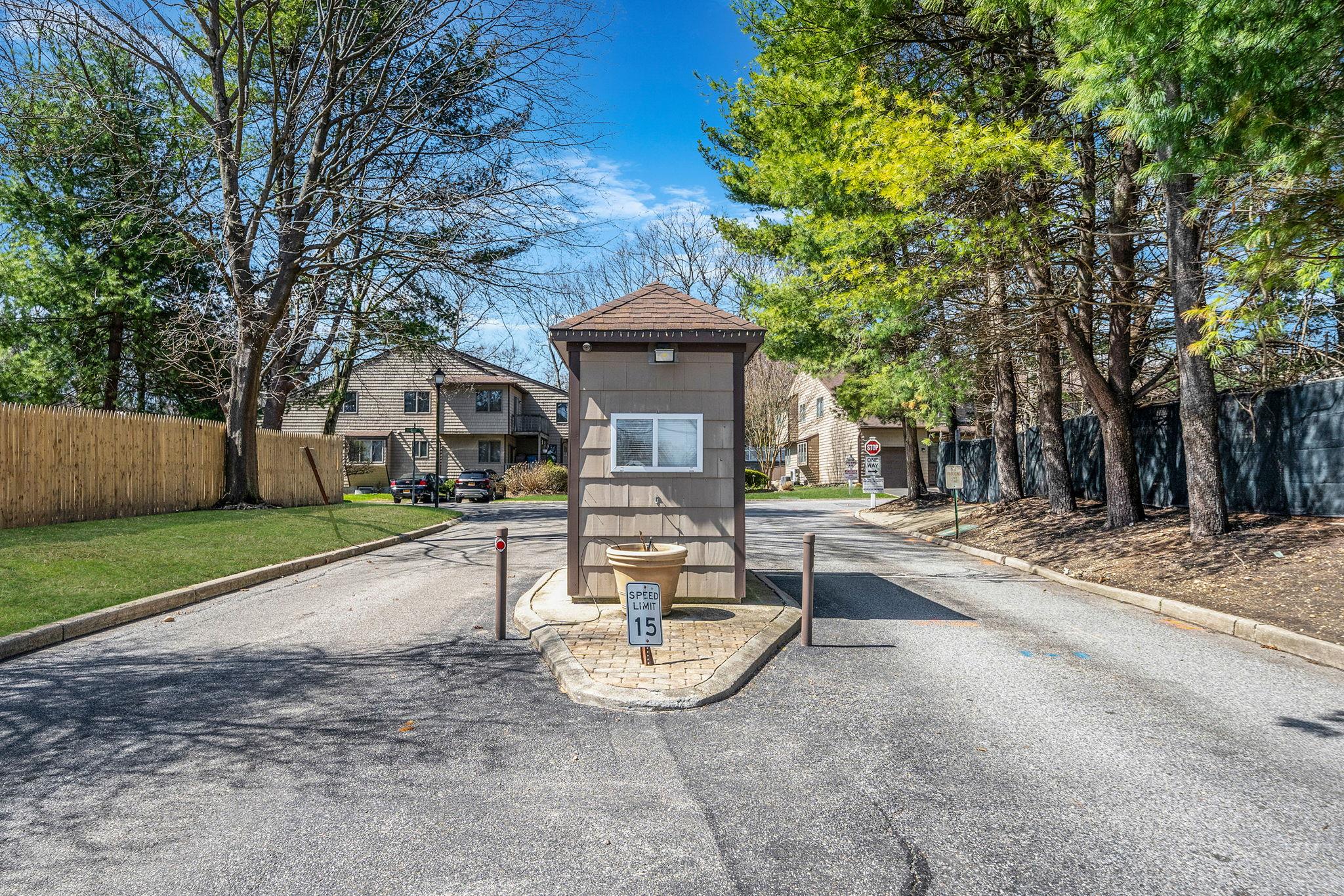 30 Jeremy Circle, Nesconset, New York image 30