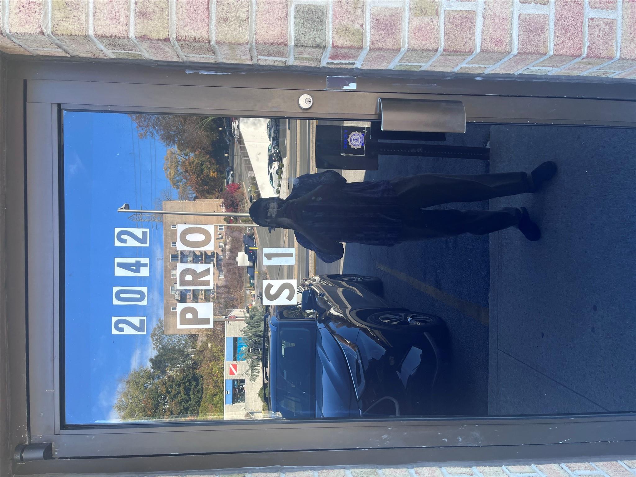 2042 Central Ave