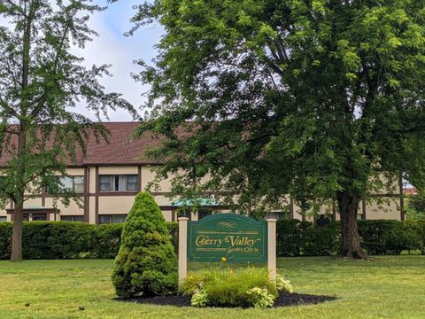 Photo of 129 Fifteenth Street #B2, Garden City, NY 11530 (MLS # 817472)