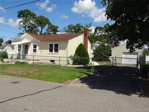 Homes For Sale - 272 12th Avenue<br/> West Babylon, NY 11704