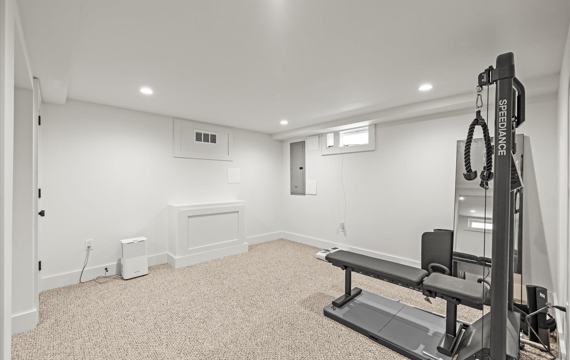 650 Washington Drive, Centerport, New York image 23