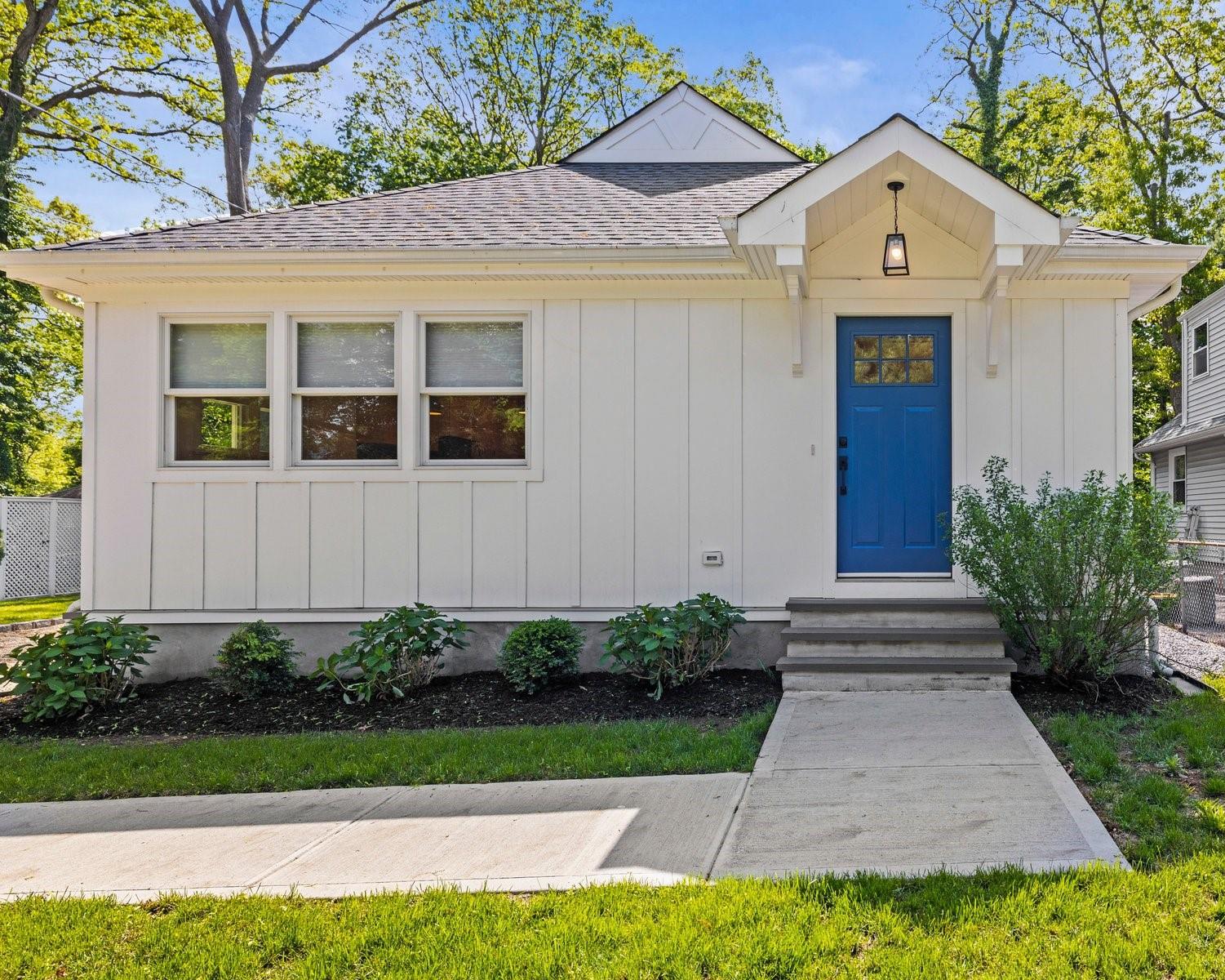 650 Washington Drive, Centerport, New York image 1