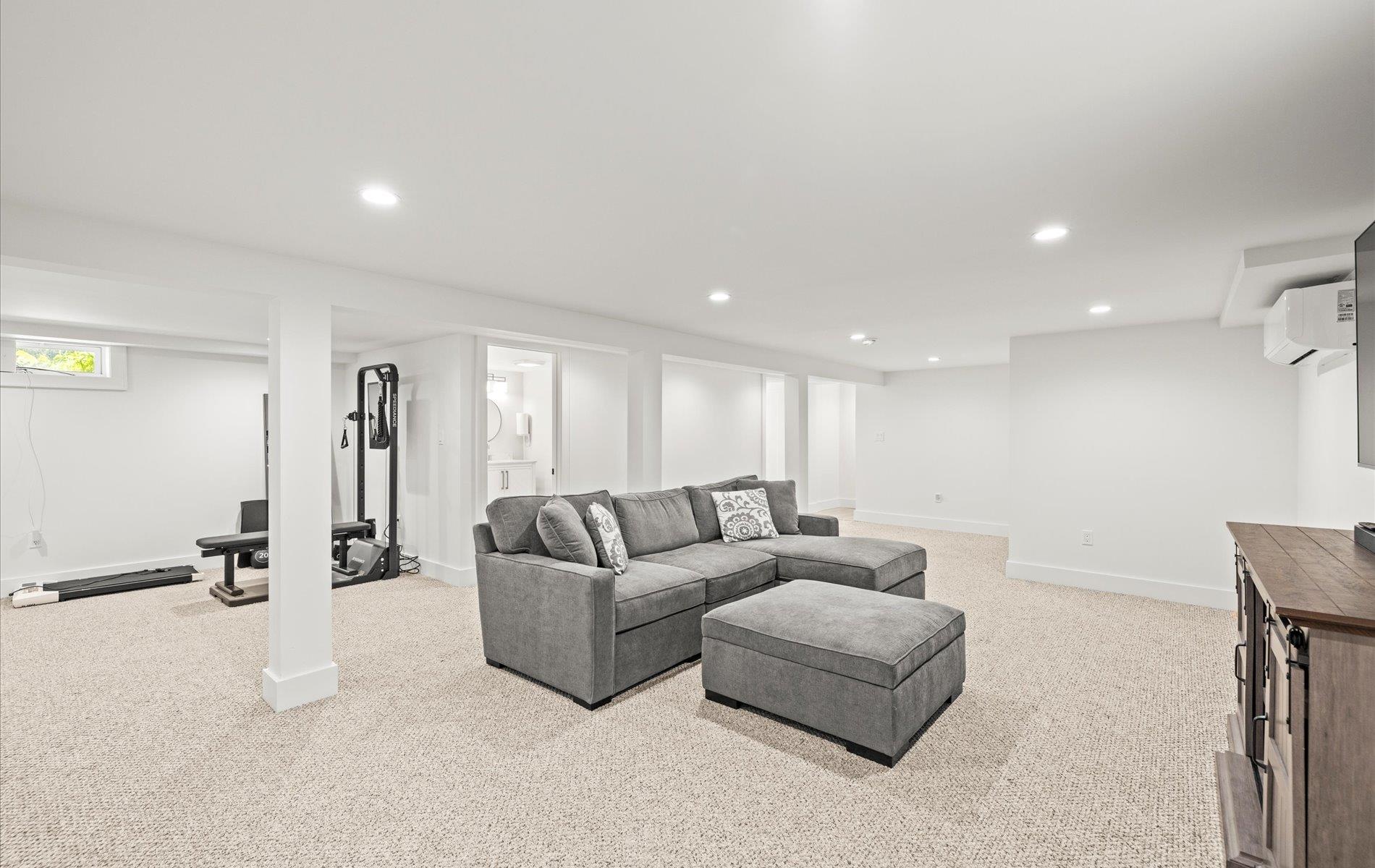 650 Washington Drive, Centerport, New York image 20
