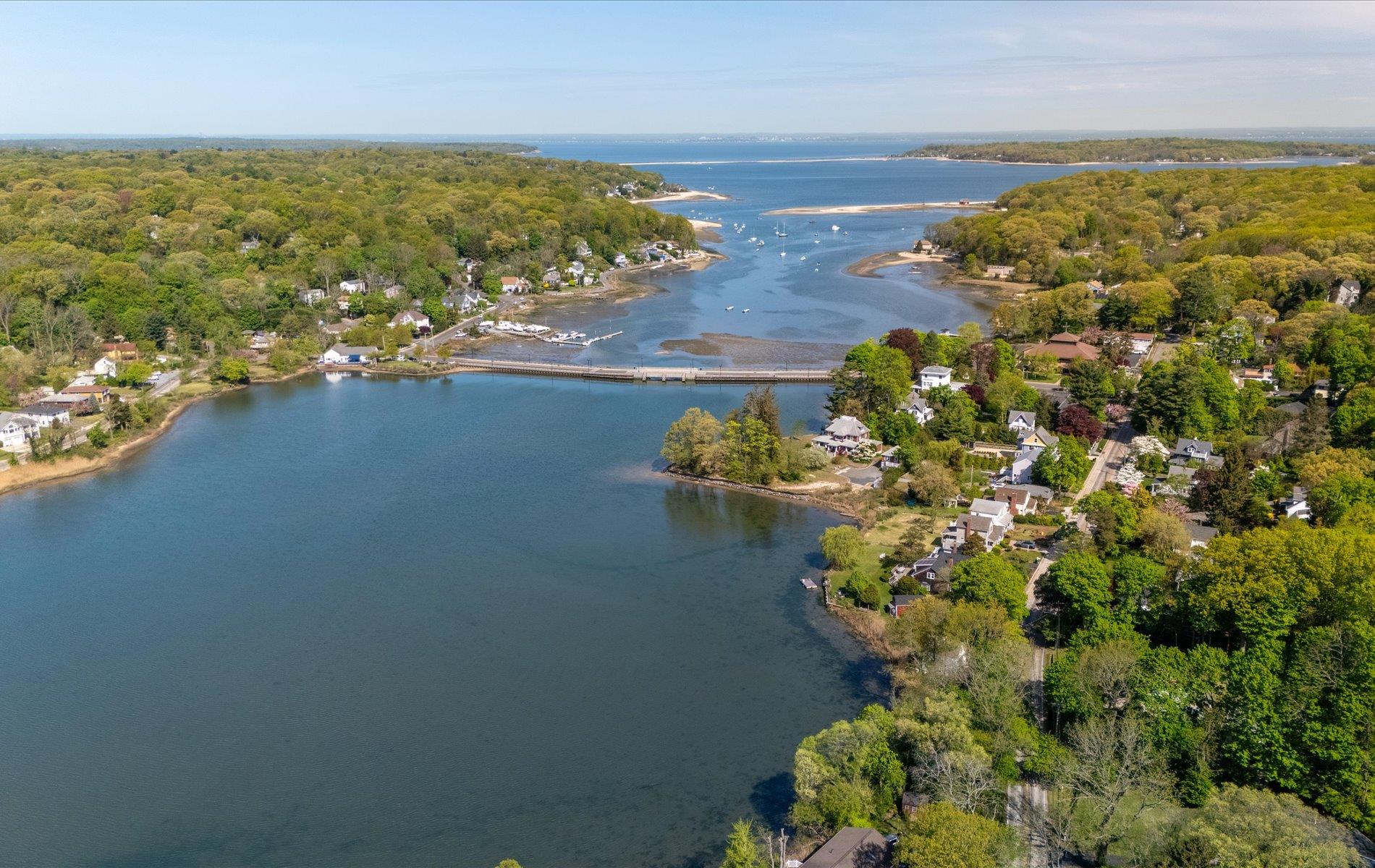 650 Washington Drive, Centerport, New York image 30