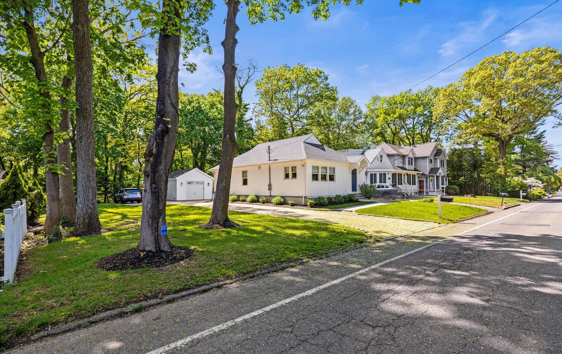 650 Washington Drive, Centerport, New York image 35