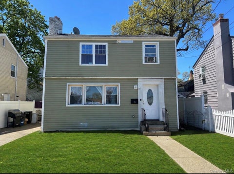 Homes For Sale - 165 President Street<br/> Hempstead, NY 11550