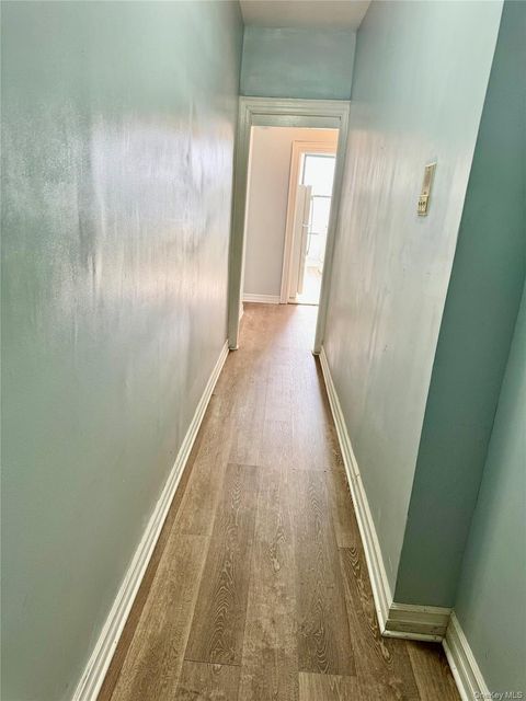Photo of 724 E 216th Street St #4D, Bronx, NY 10467 (MLS # 968036)