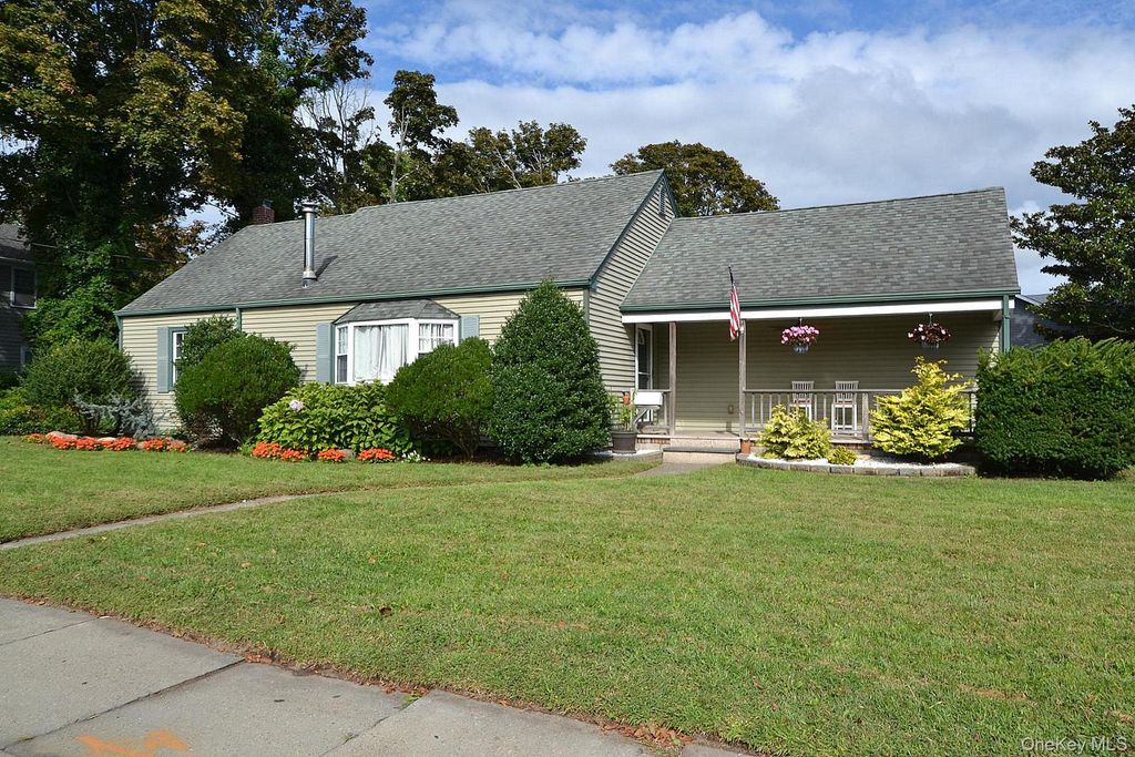 Photo of 339 S Ocean Avenue, Patchogue, NY 11772 (MLS # 922729)