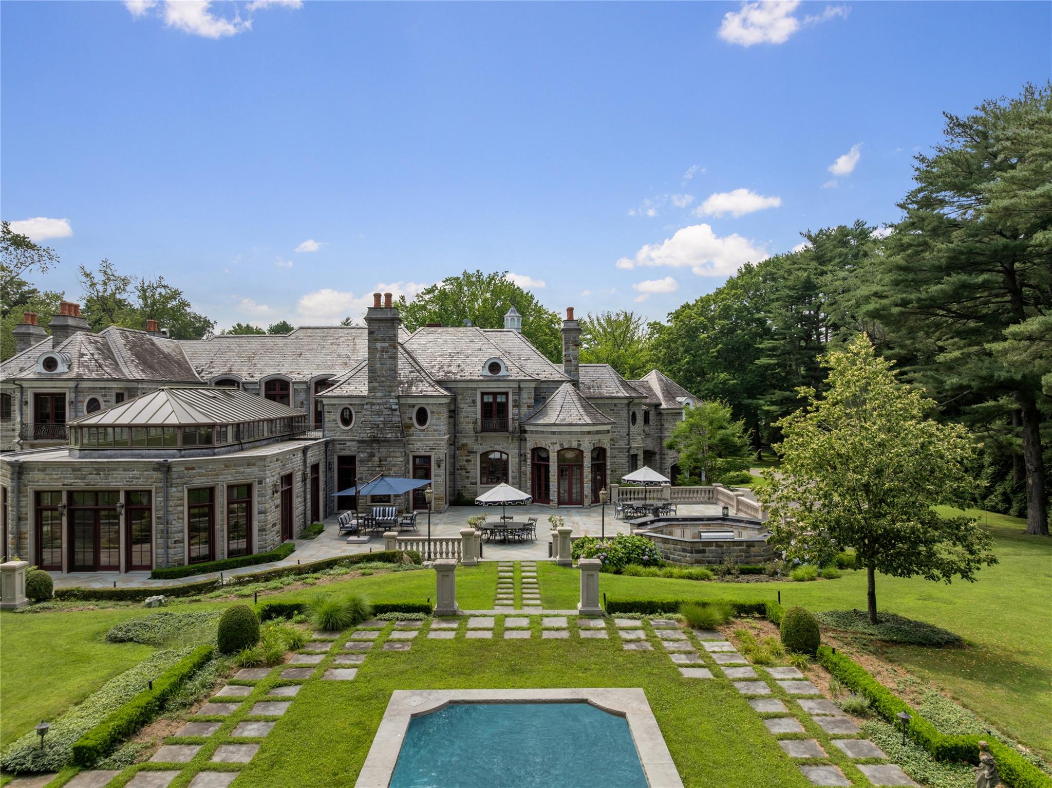 102 Horseshoe Road