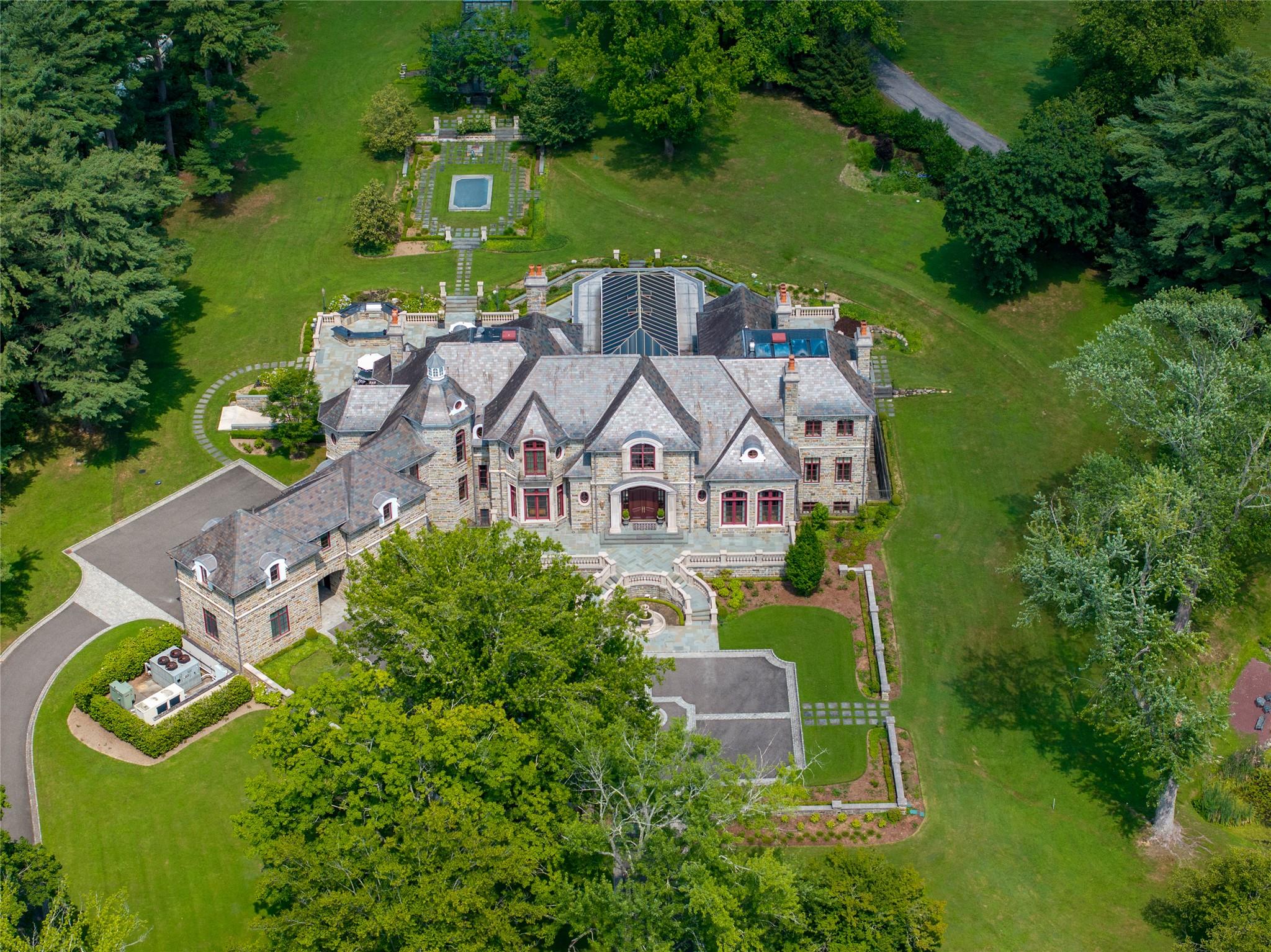 102 Horseshoe Road