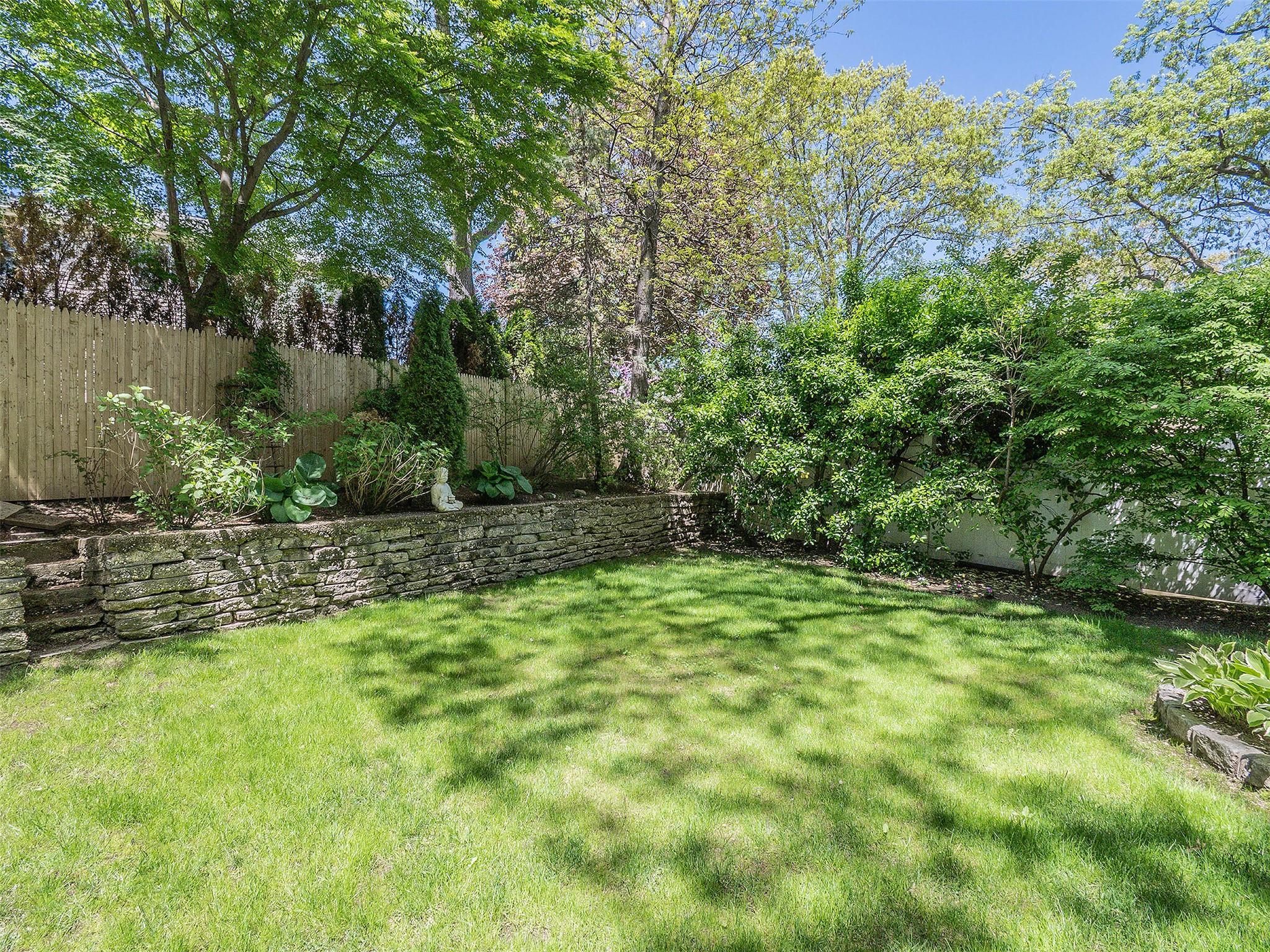28 Pepperday Avenue, Port Washington, New York image 27