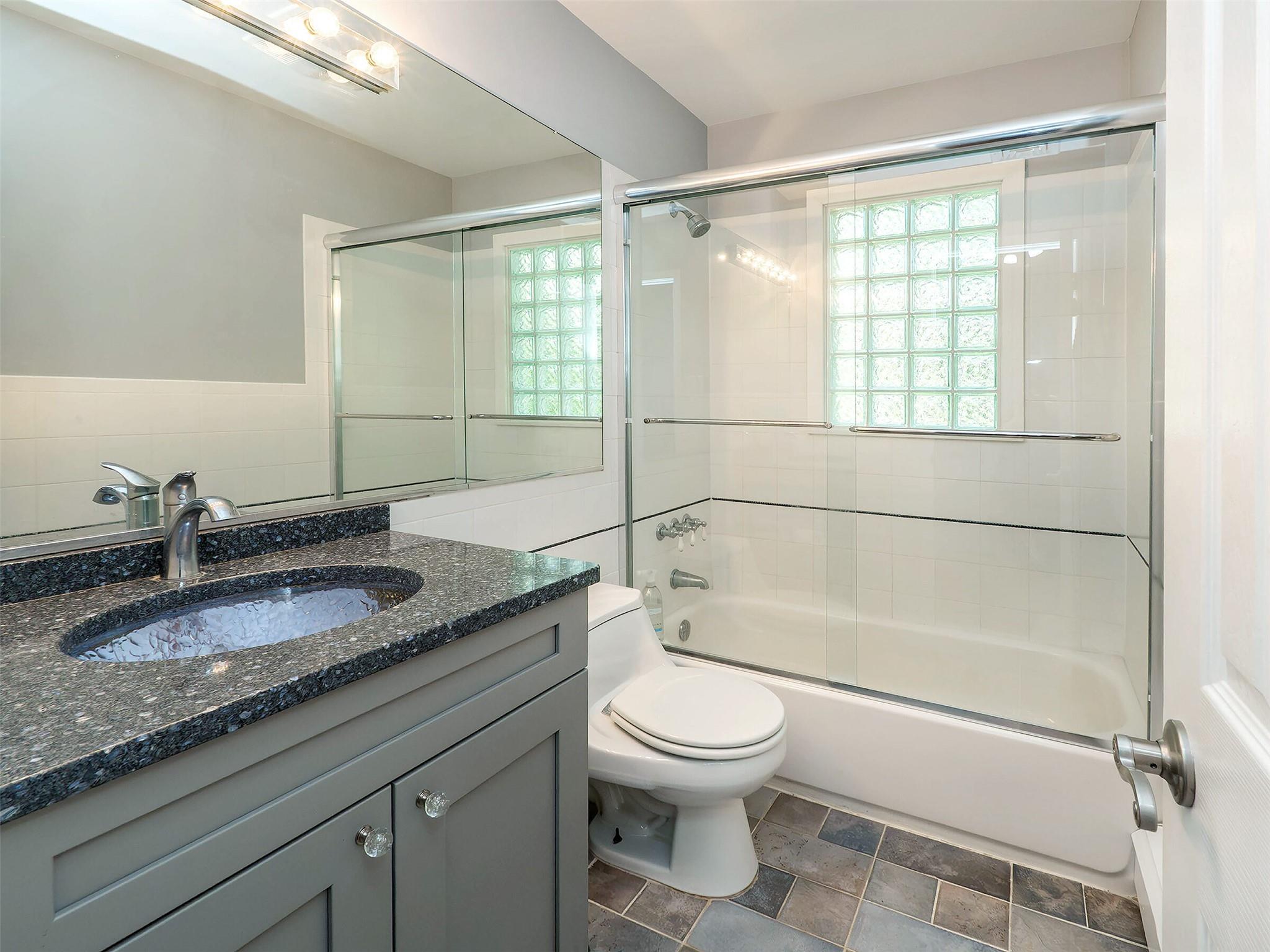 28 Pepperday Avenue, Port Washington, New York image 14