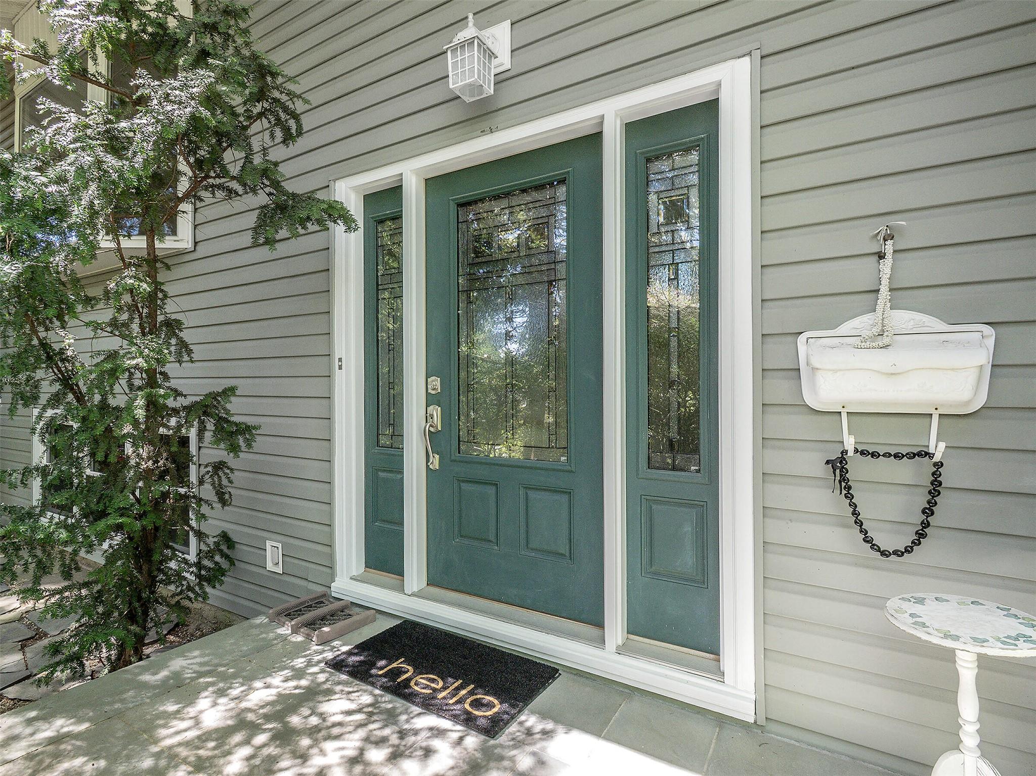 28 Pepperday Avenue, Port Washington, New York image 2