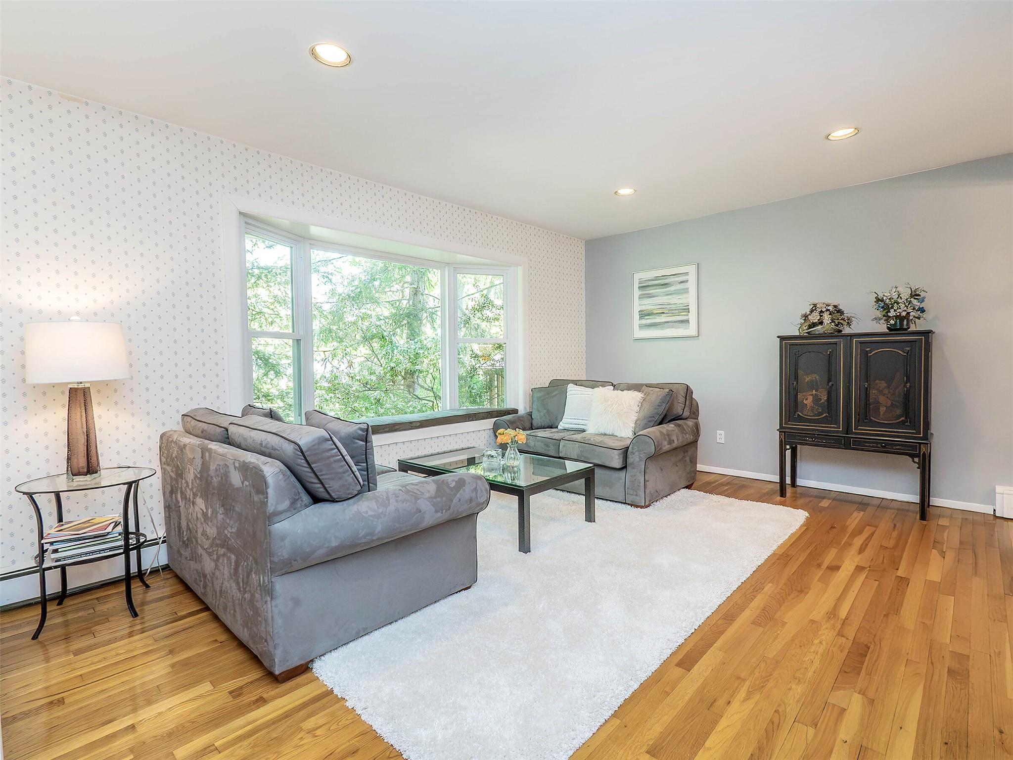 28 Pepperday Avenue, Port Washington, New York image 5