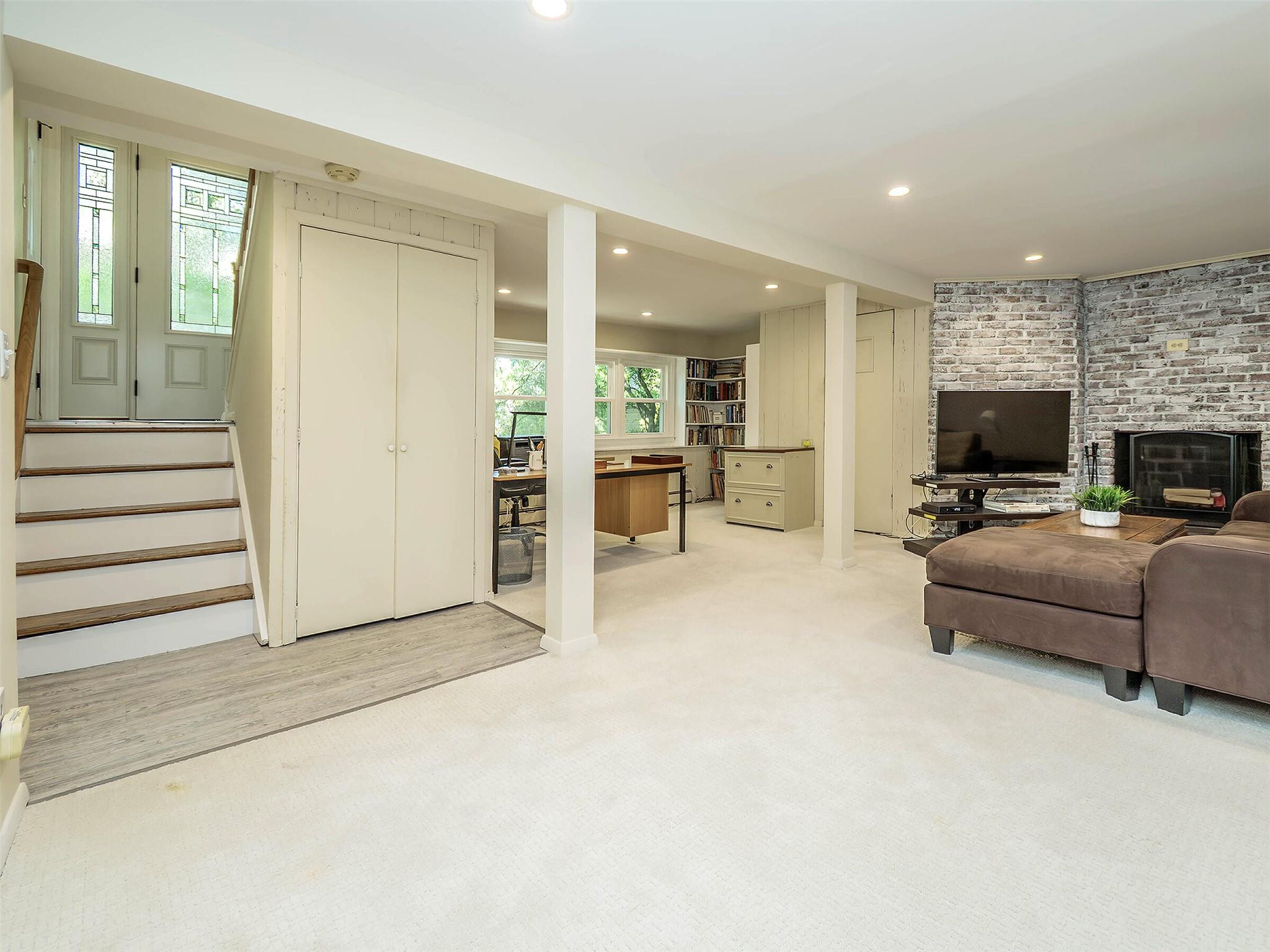 28 Pepperday Avenue, Port Washington, New York image 23