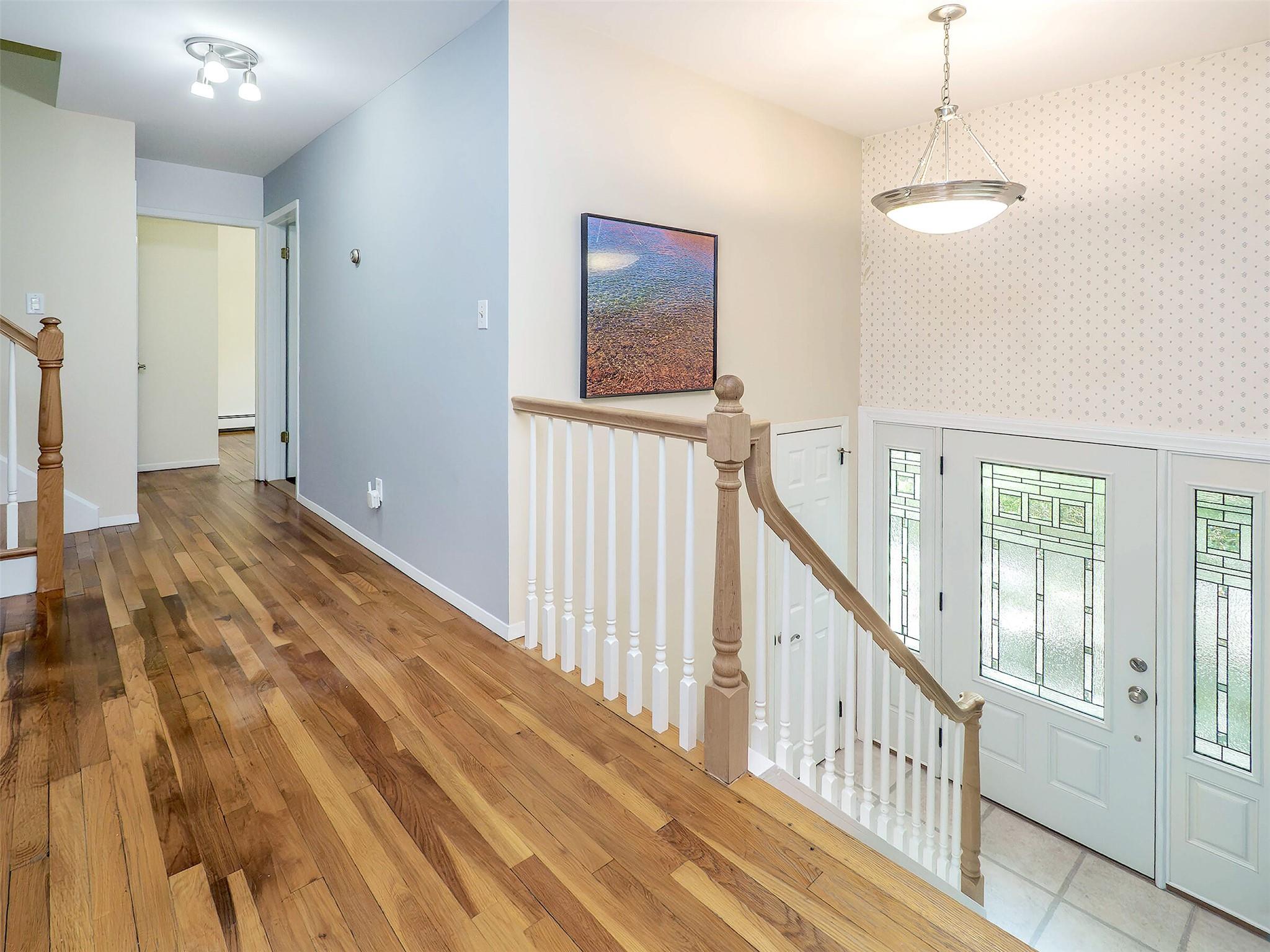 28 Pepperday Avenue, Port Washington, New York image 3
