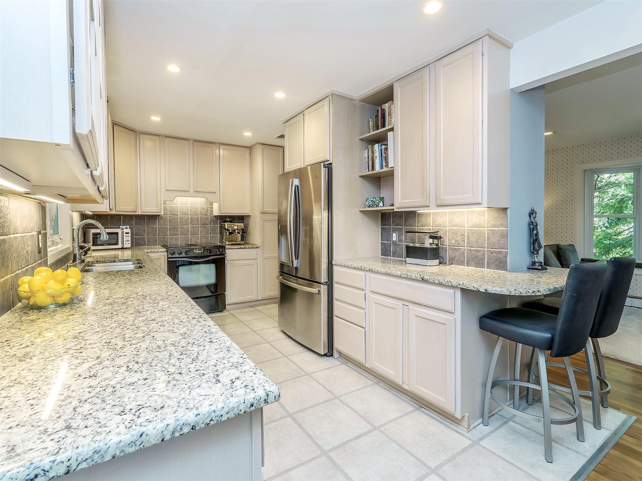28 Pepperday Avenue, Port Washington, New York image 10