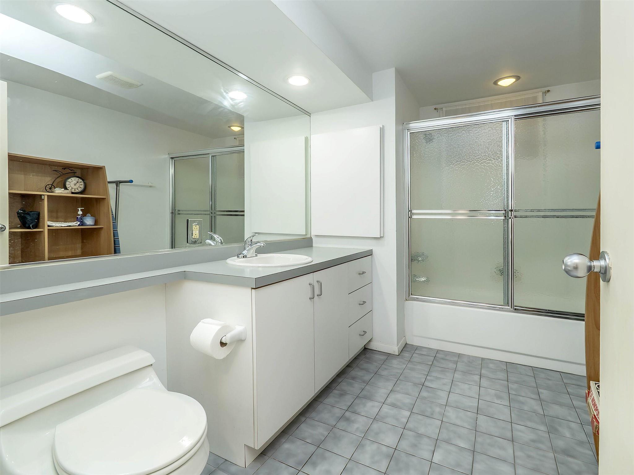 28 Pepperday Avenue, Port Washington, New York image 26