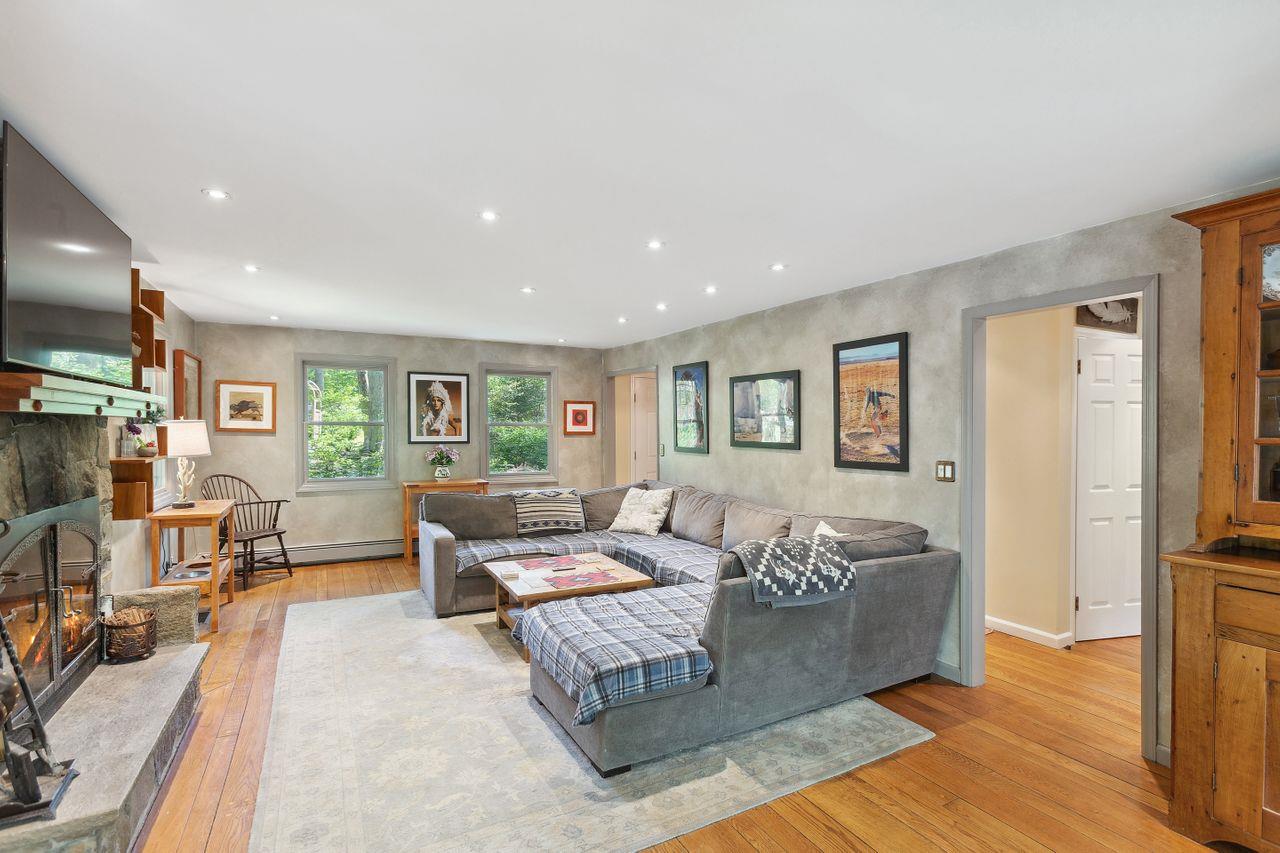 7 Laurie Lane, South Salem, New York image 5