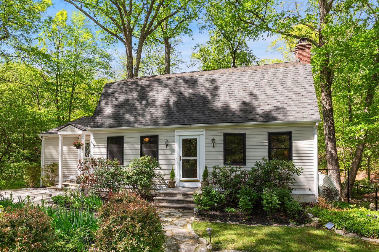7 Laurie Lane, South Salem, New York image 2