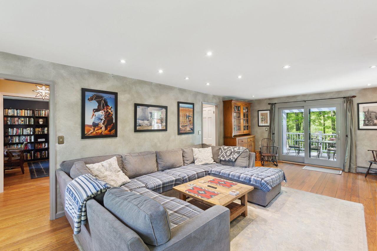 7 Laurie Lane, South Salem, New York image 4