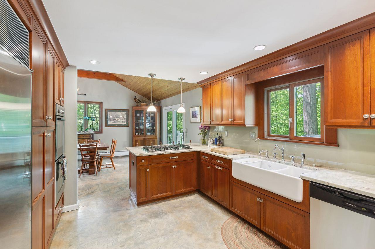 7 Laurie Lane, South Salem, New York image 6