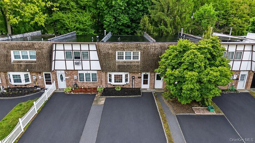 Photo of 7 Roundtree Court, Beacon, NY 12508 (MLS # 996261)