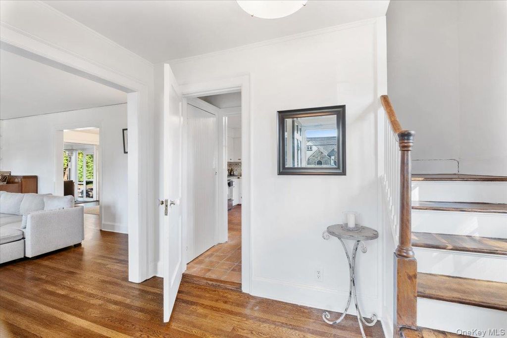 Photo of 43 Barry Road, Scarsdale, NY 10583 (MLS # 925841)