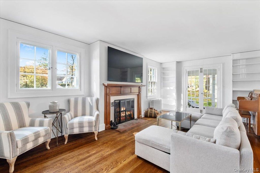 Photo of 43 Barry Road, Scarsdale, NY 10583 (MLS # 925841)