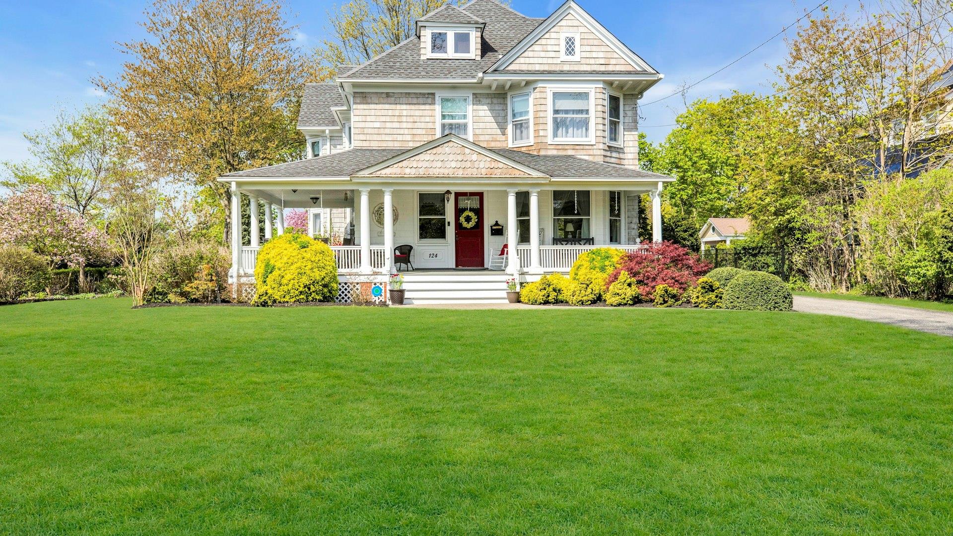 124 Handsome Avenue, Sayville, New York image 1