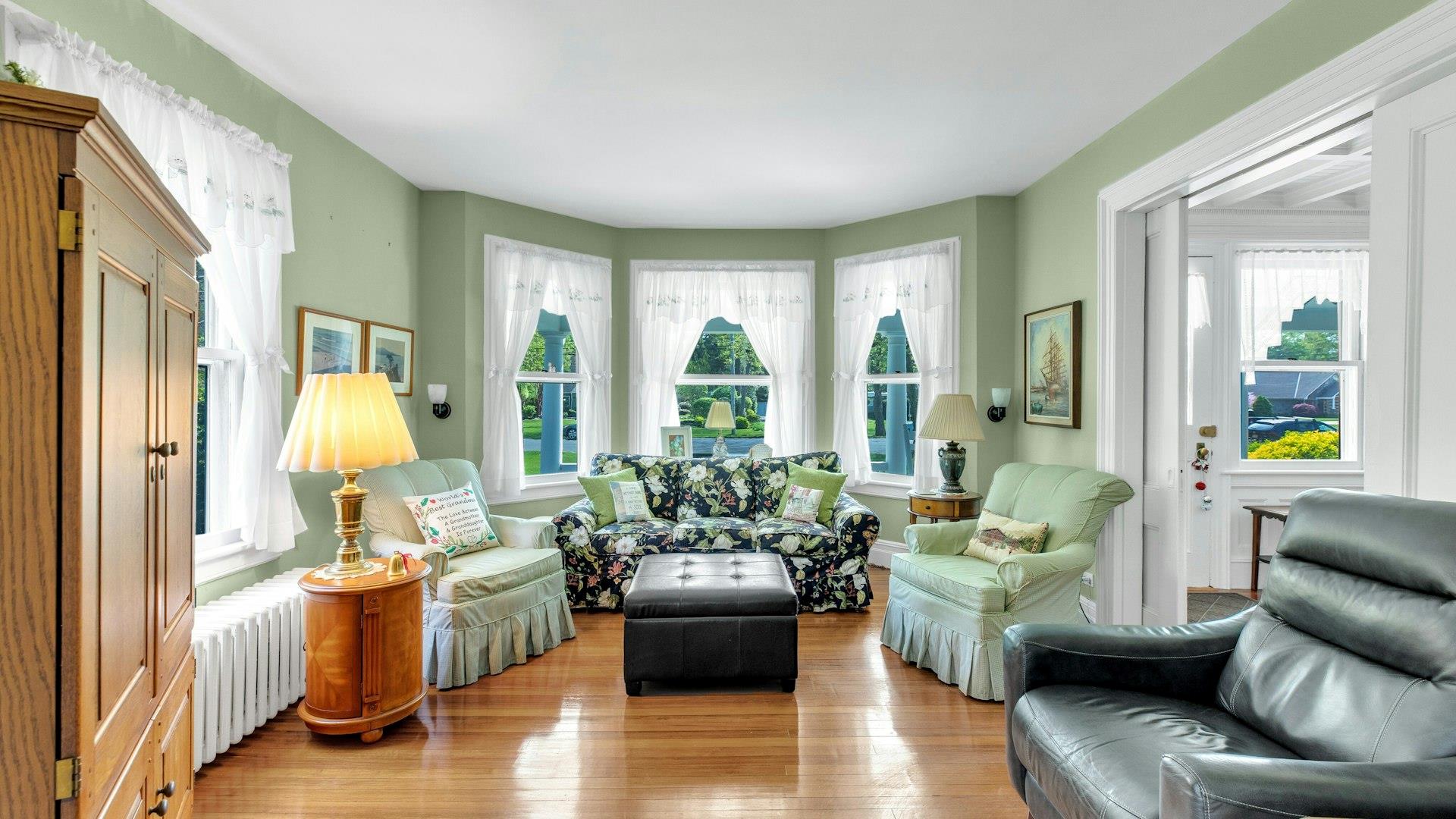 124 Handsome Avenue, Sayville, New York image 9
