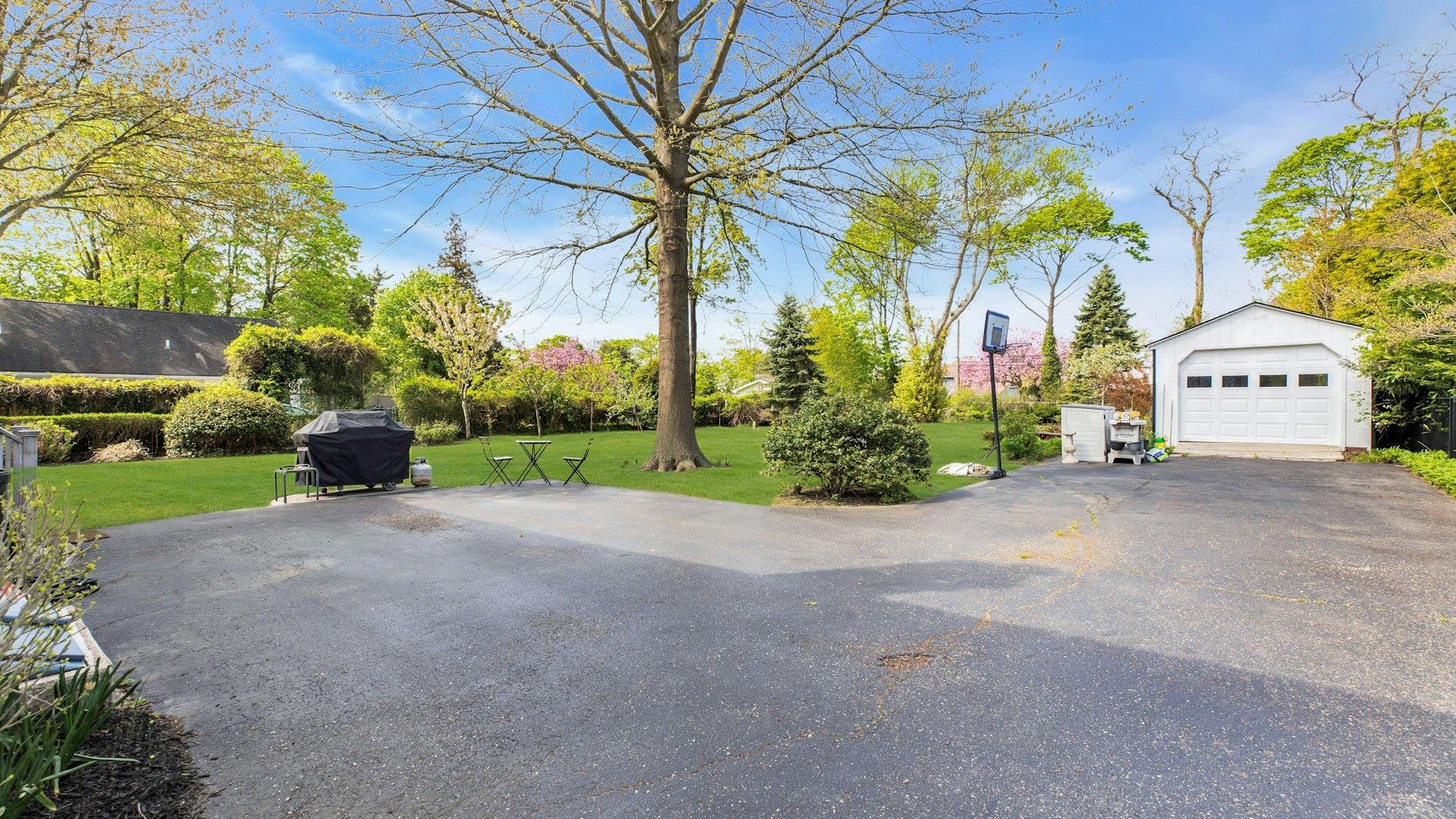 124 Handsome Avenue, Sayville, New York image 29