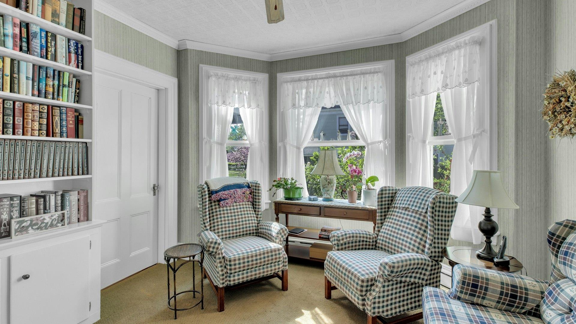 124 Handsome Avenue, Sayville, New York image 11