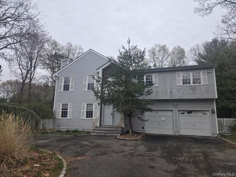 Photo of 25 Pinecone Lane, Islandia, NY 11749 (MLS # 989406)