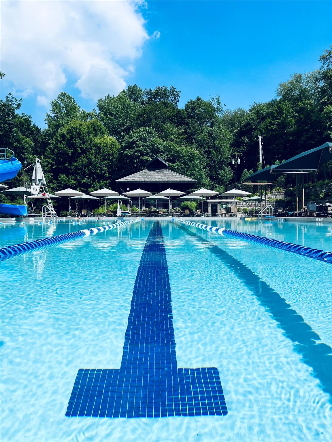 Great Neck, New York 11021, United States, 4 Bedrooms Bedrooms, ,4 BathroomsBathrooms,Residential,Active,110159